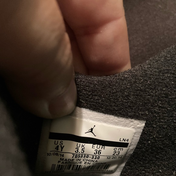 Size 4y Jordan Retro 4 30th BG “Teal” worn once - Picture 4 of 4